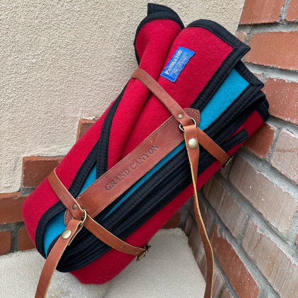 Rare⭐️Pendleton Sioux Star Reversible Blanket w/Grand Canyon Leather Carrier - Picture 6 of 10